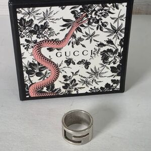 Gucci Interlocking G Cutout Ring crafted from 925 sterling silver & Box